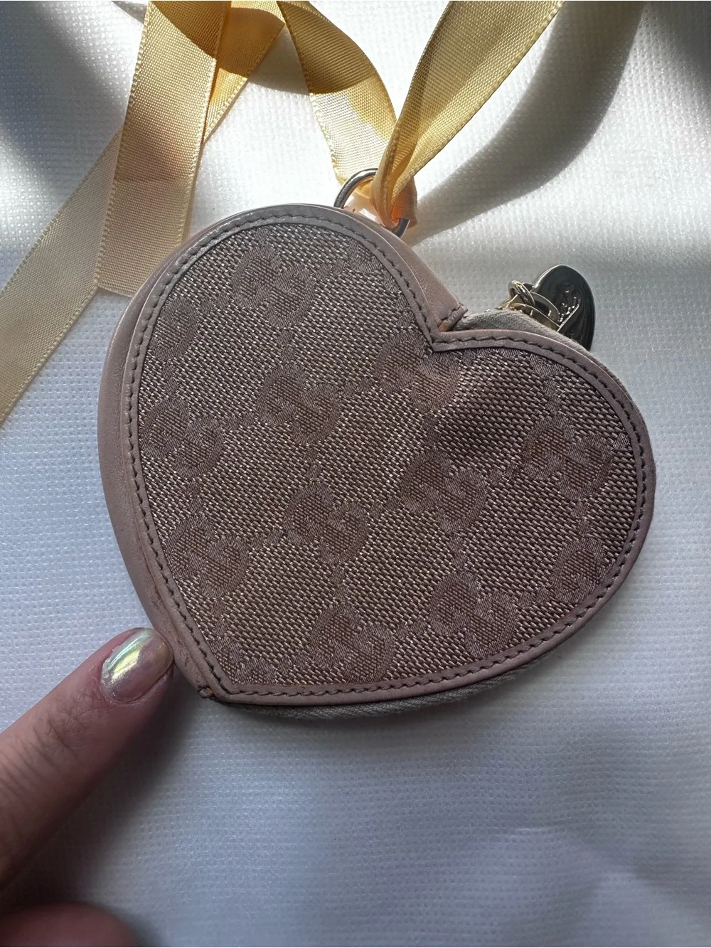 Gucci GG Canvas Heart Coin Purse Pouch Zip Wallet Brown Monogram Vintage